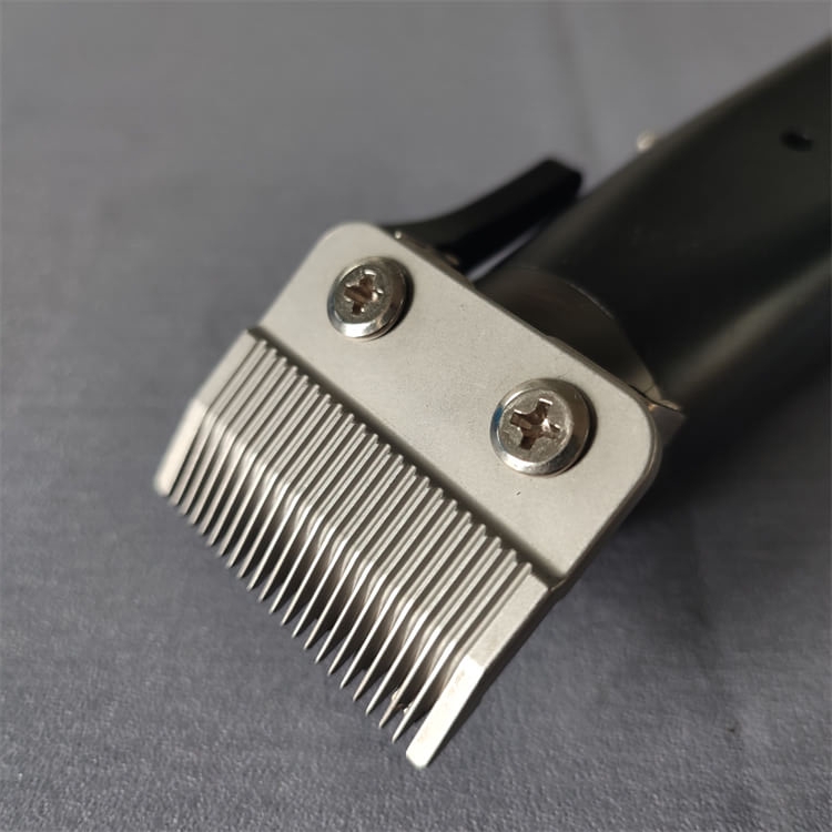 Electric hair trimmers clippers